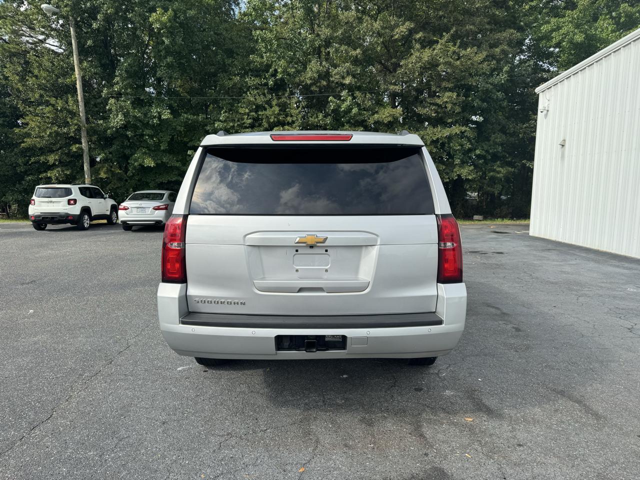 Chevrolet Suburban 4WD 4dr 1500 LT 2018
