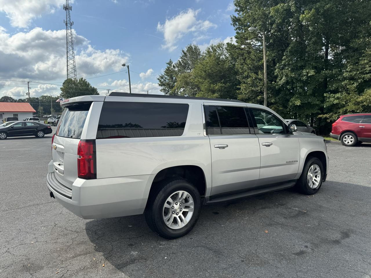 Chevrolet Suburban 4WD 4dr 1500 LT 2018