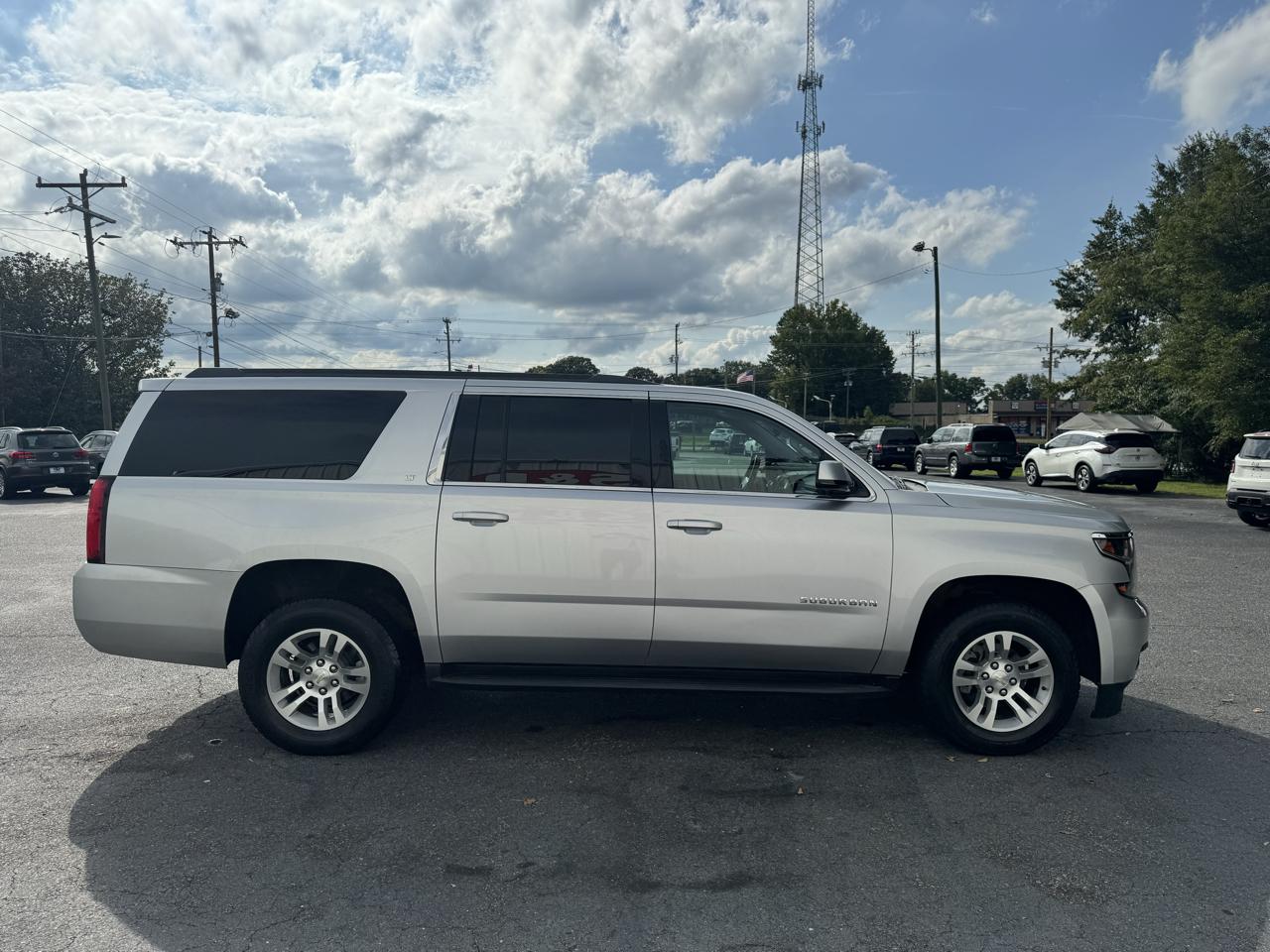 Chevrolet Suburban 4WD 4dr 1500 LT 2018