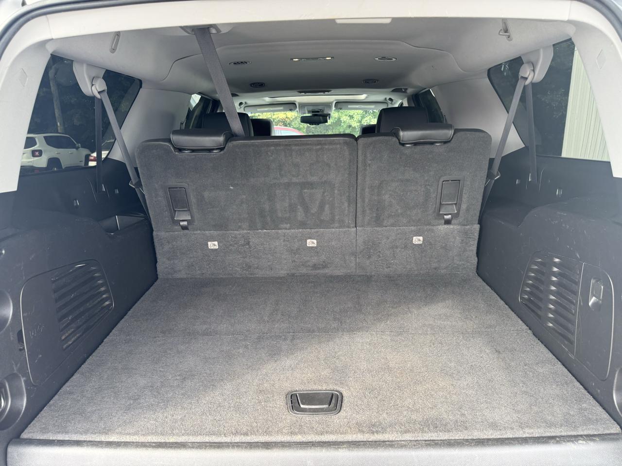 Chevrolet Suburban 4WD 4dr 1500 LT 2018