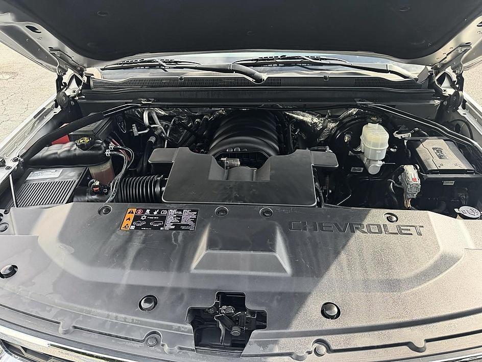 Chevrolet Suburban 4WD 4dr 1500 LT 2018