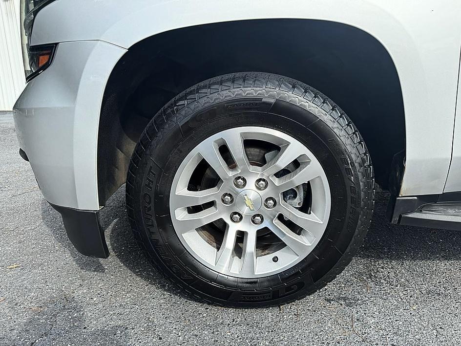 Chevrolet Suburban 4WD 4dr 1500 LT 2018