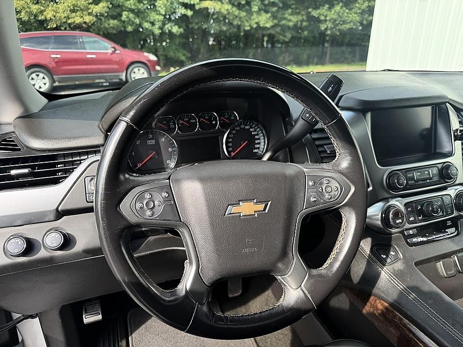 Chevrolet Suburban 4WD 4dr 1500 LT 2018