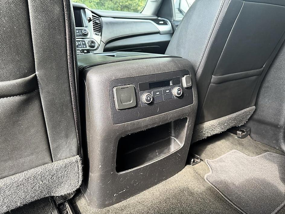 Chevrolet Suburban 4WD 4dr 1500 LT 2018