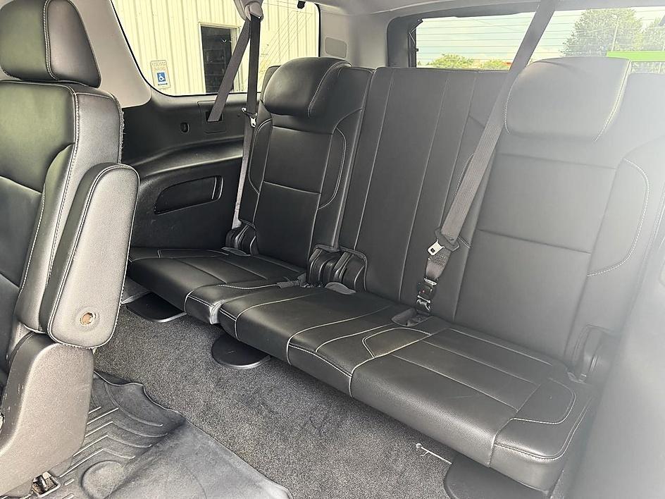 Chevrolet Suburban 4WD 4dr 1500 LT 2018
