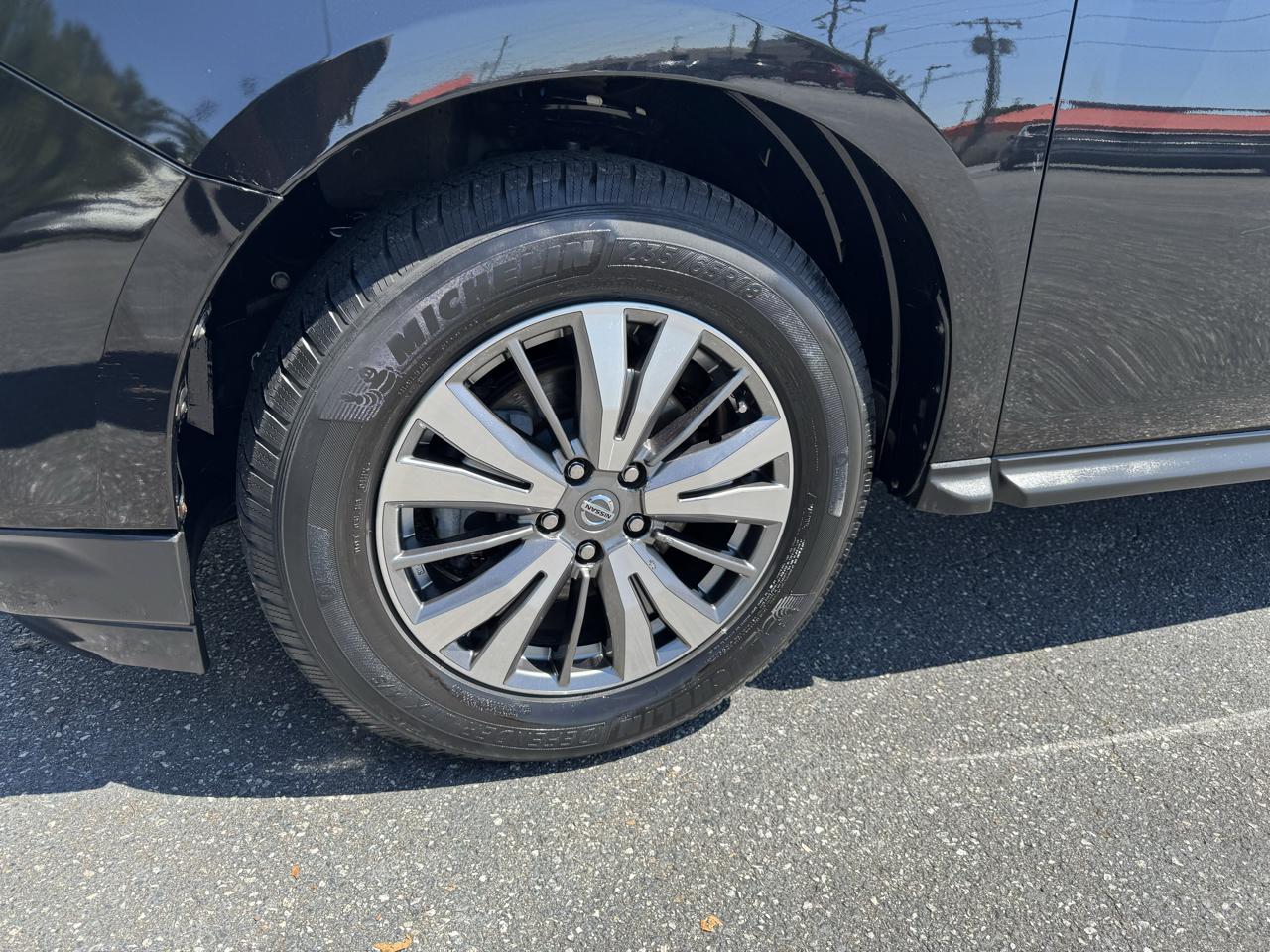 Nissan Pathfinder 4x4 SL 2019