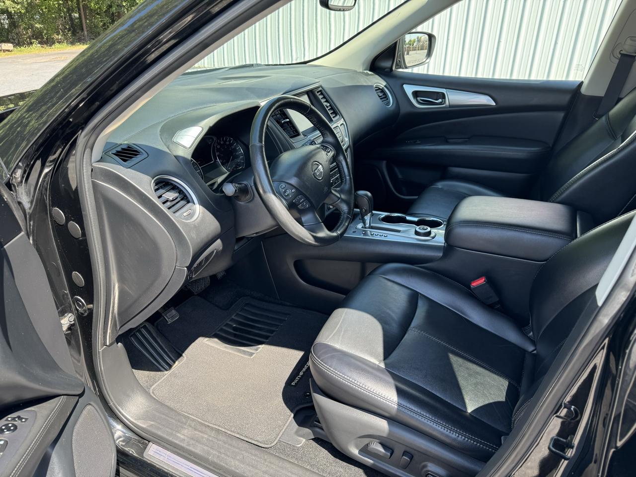 Nissan Pathfinder 4x4 SL 2019