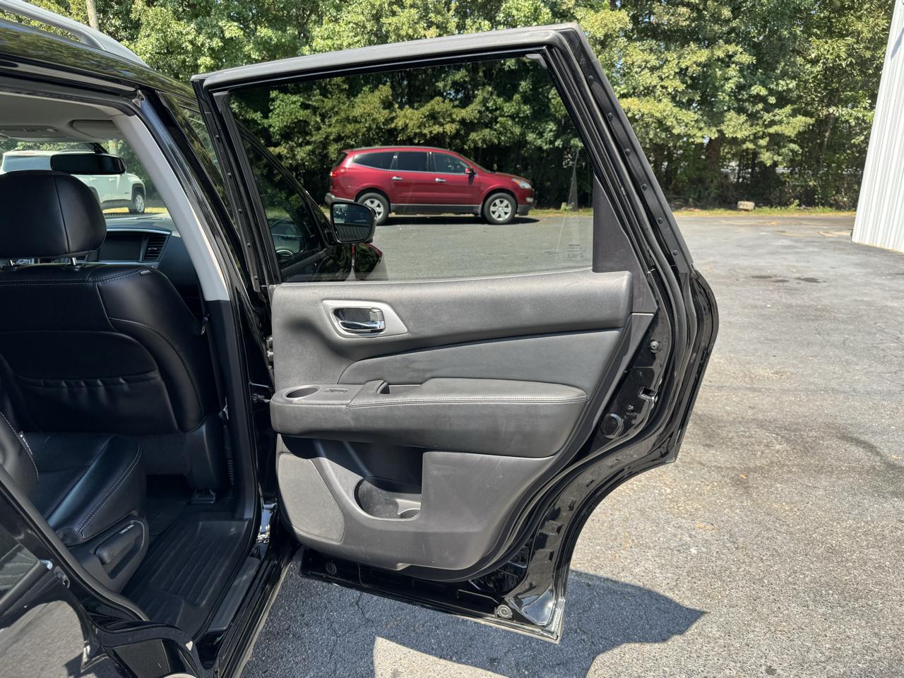 Nissan Pathfinder 4x4 SL 2019