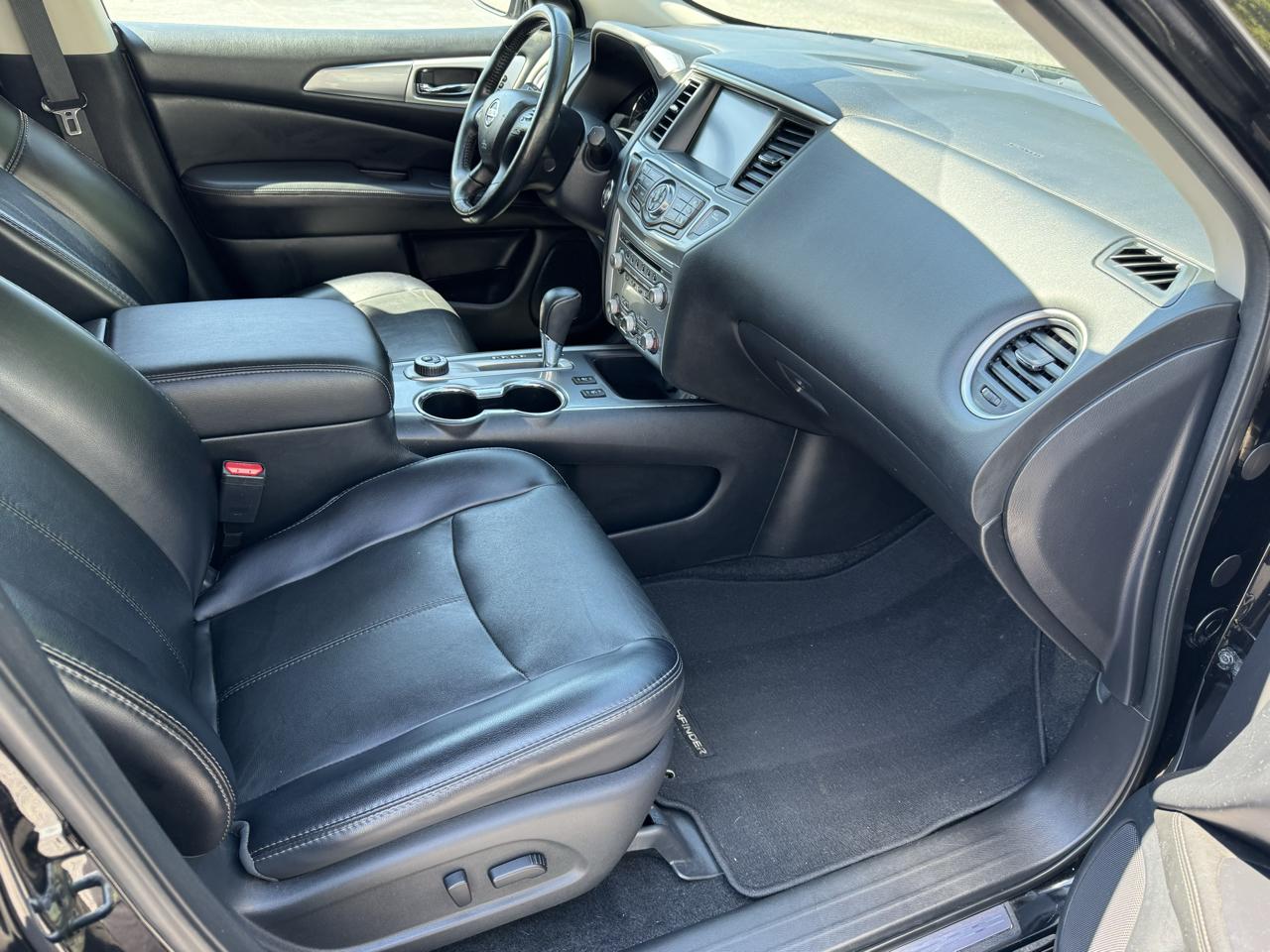Nissan Pathfinder 4x4 SL 2019