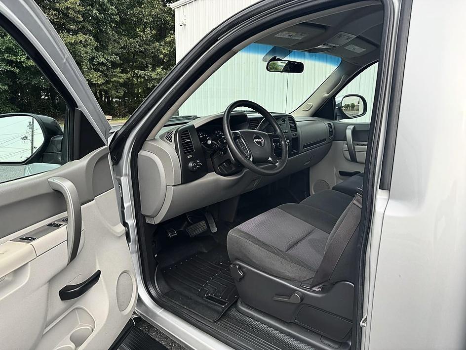 GMC Sierra 1500 2WD Reg Cab 119.0" Work Truck 2013