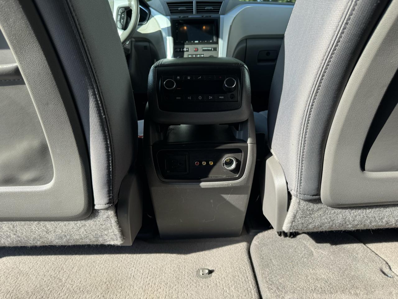 Chevrolet Traverse FWD 4dr LT w/1LT 2011