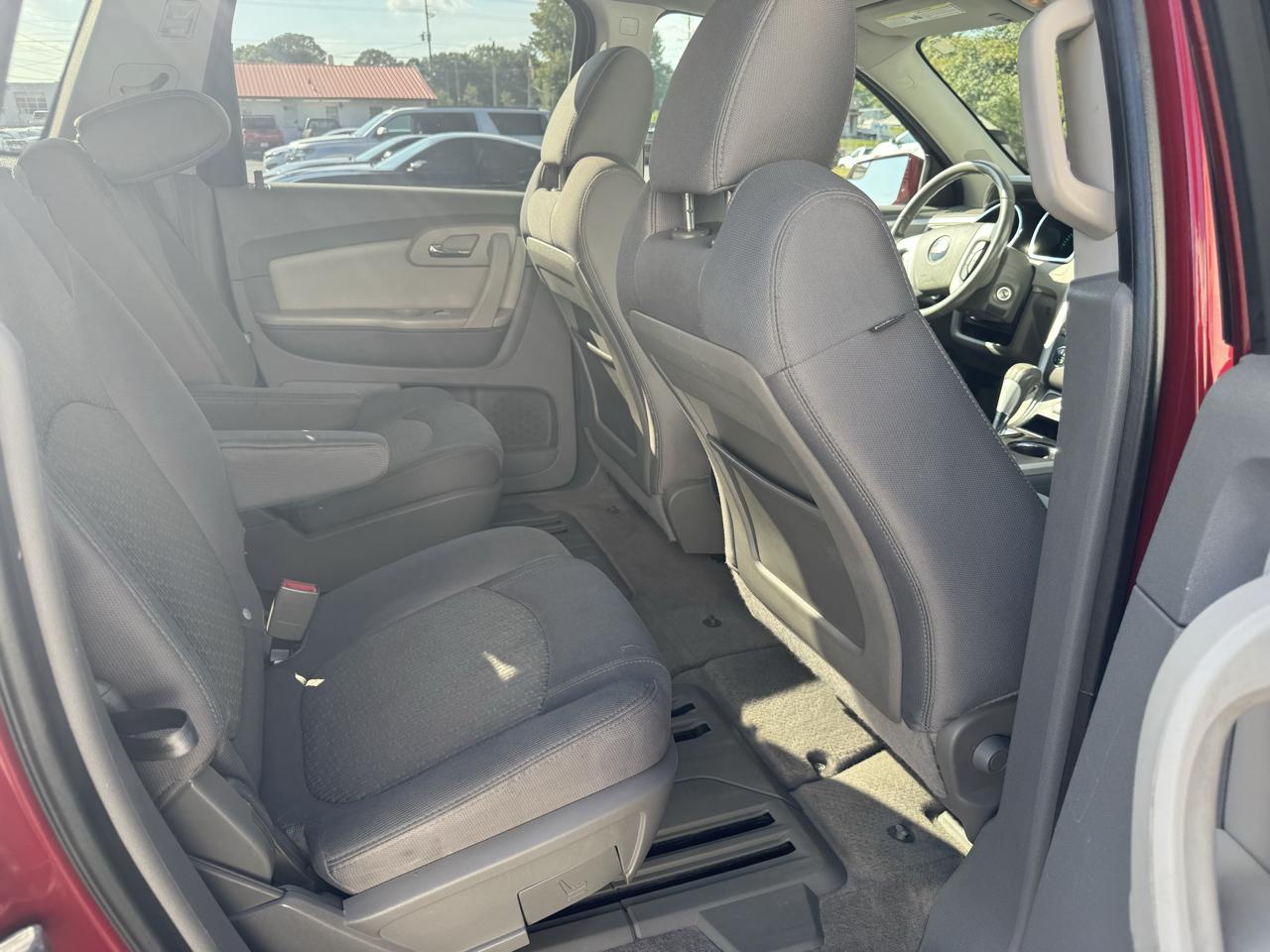 Chevrolet Traverse FWD 4dr LT w/1LT 2011
