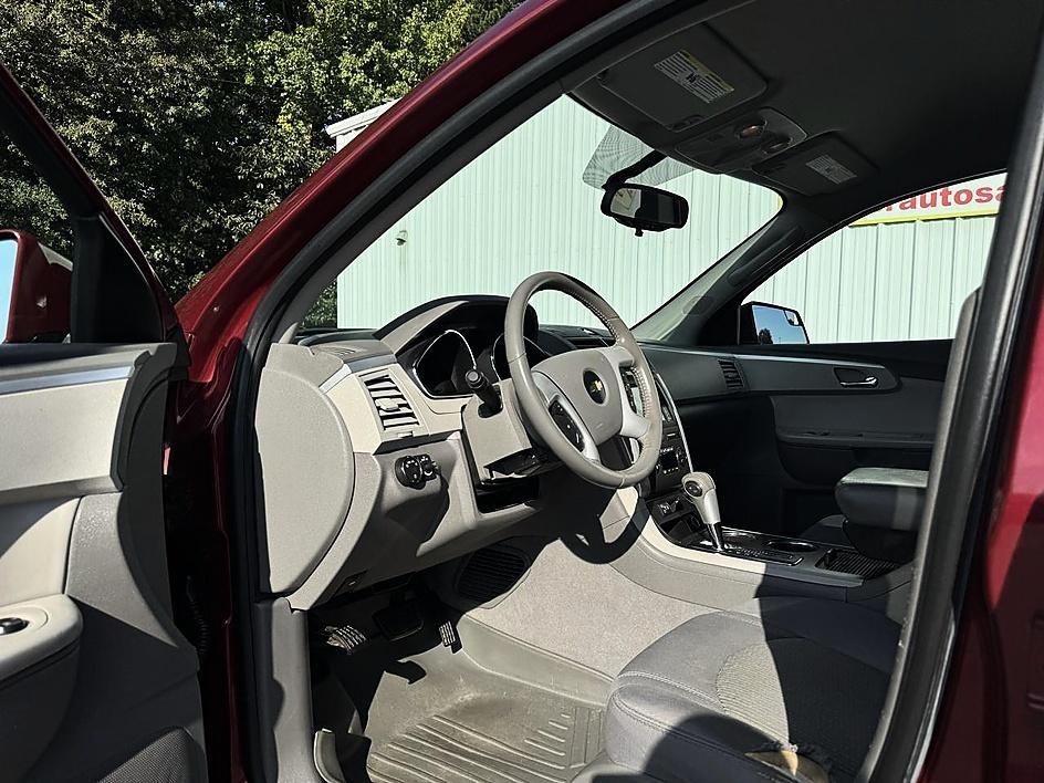 Chevrolet Traverse FWD 4dr LT w/1LT 2011