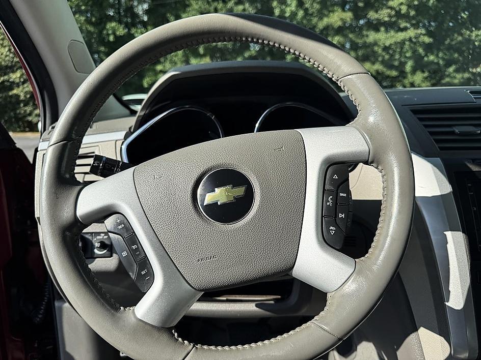 Chevrolet Traverse FWD 4dr LT w/1LT 2011