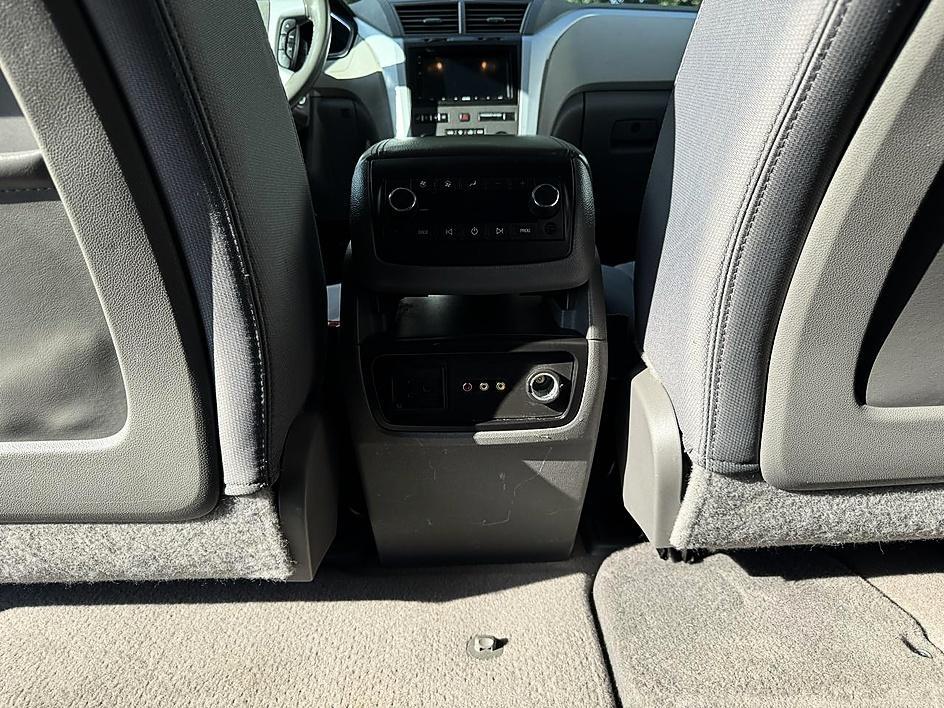 Chevrolet Traverse FWD 4dr LT w/1LT 2011