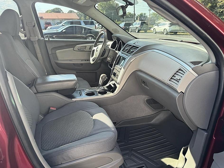 Chevrolet Traverse FWD 4dr LT w/1LT 2011