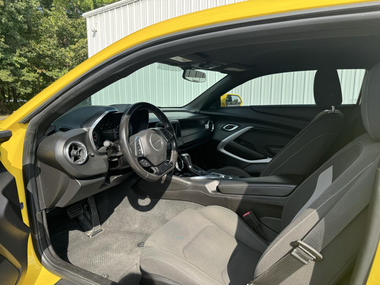 Chevrolet Camaro 2dr Cpe 1LT 2018