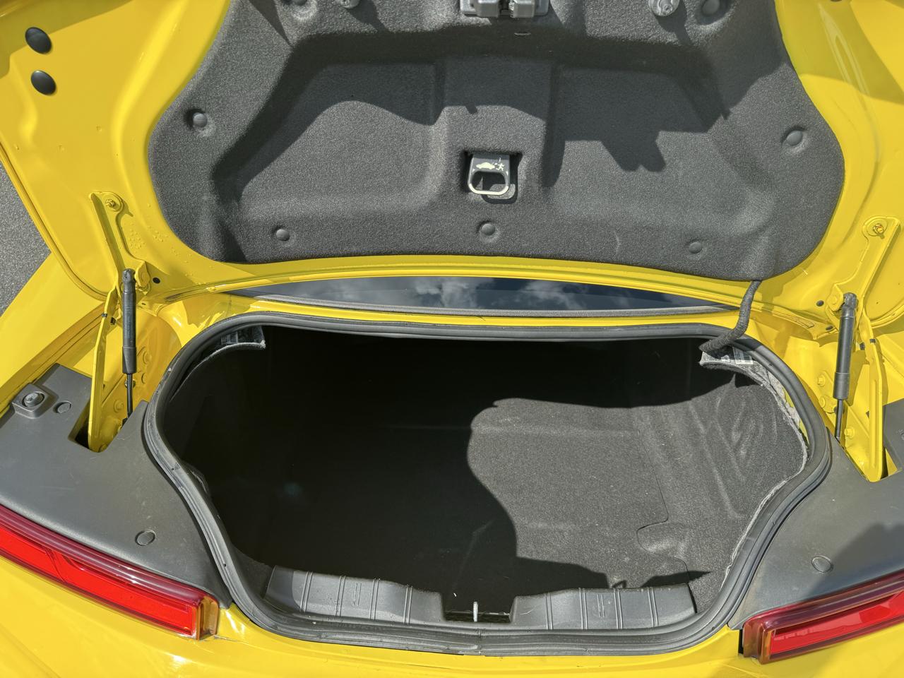 Chevrolet Camaro 2dr Cpe 1LT 2018