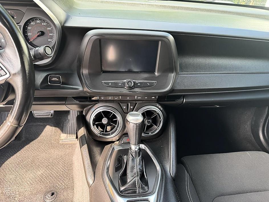 Chevrolet Camaro 2dr Cpe 1LT 2018