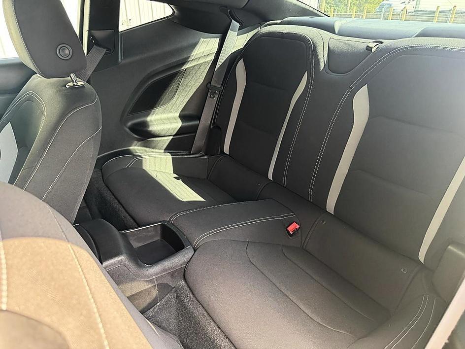 Chevrolet Camaro 2dr Cpe 1LT 2018