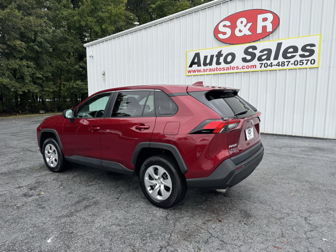Toyota RAV4 LE FWD (Natl) 2023