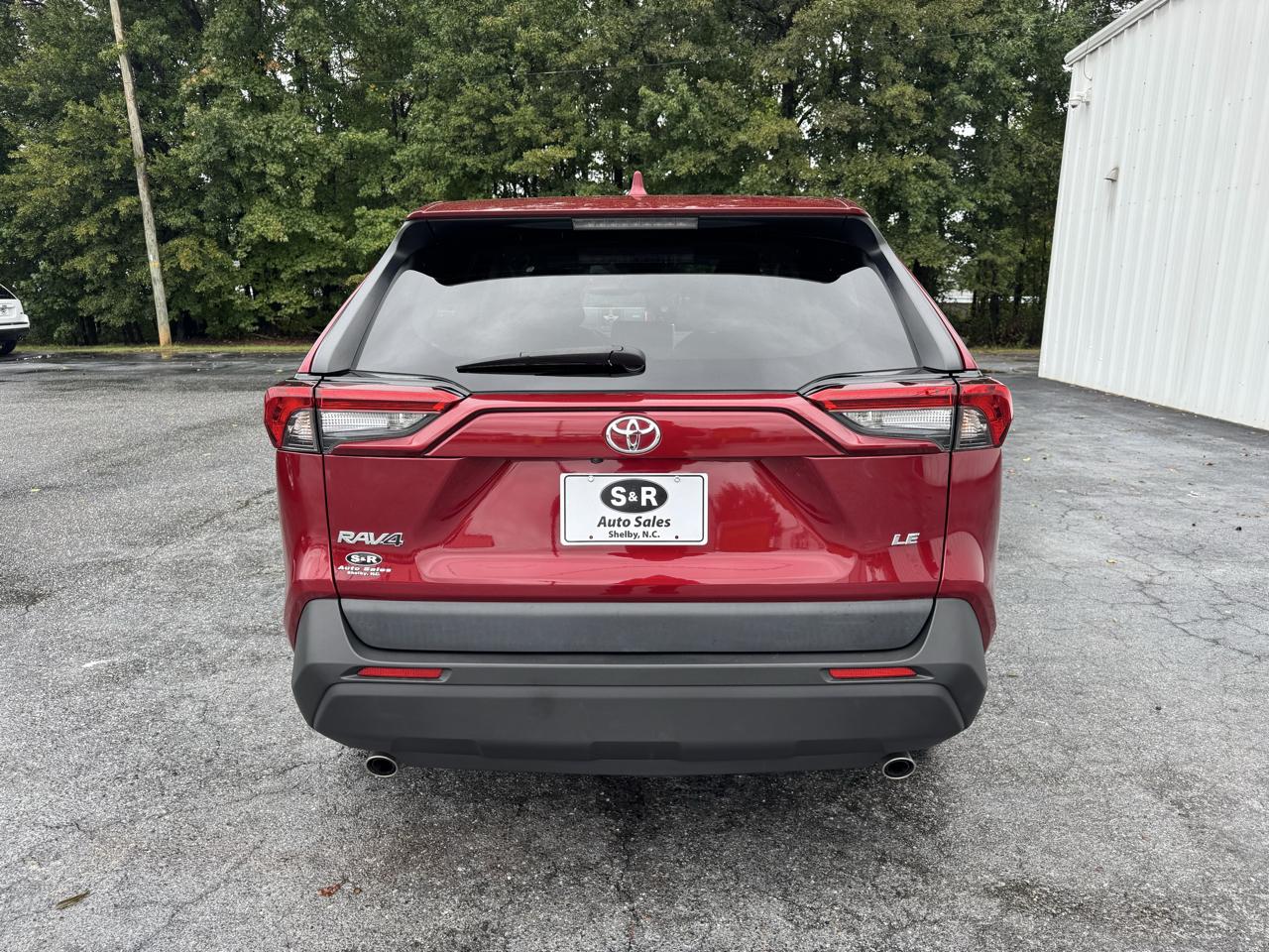 Toyota RAV4 LE FWD (Natl) 2023
