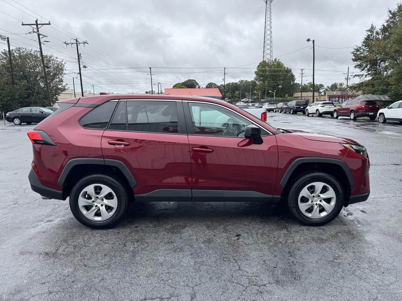 Toyota RAV4 LE FWD (Natl) 2023