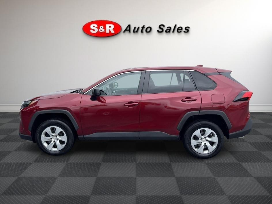 Toyota RAV4 LE FWD (Natl) 2023