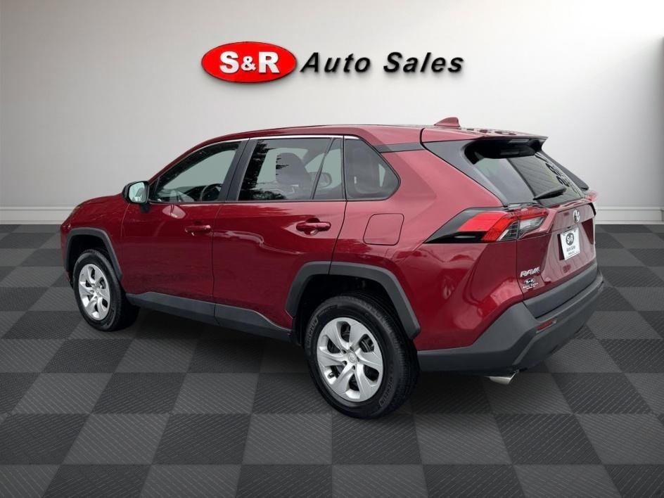 Toyota RAV4 LE FWD (Natl) 2023