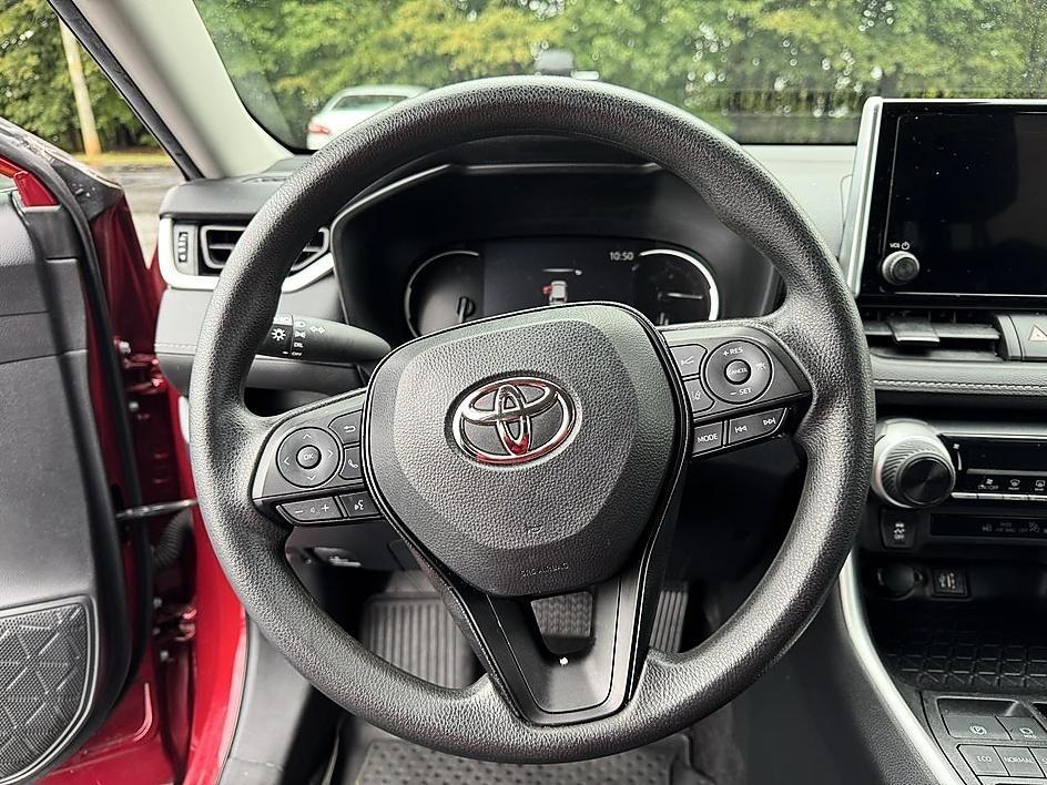 Toyota RAV4 LE FWD (Natl) 2023