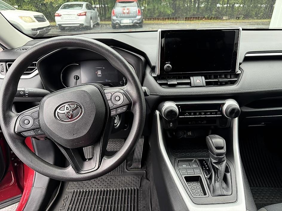 Toyota RAV4 LE FWD (Natl) 2023
