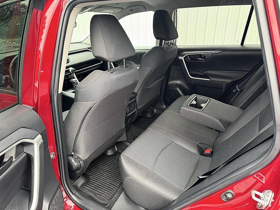 Toyota RAV4 LE FWD (Natl) 2023