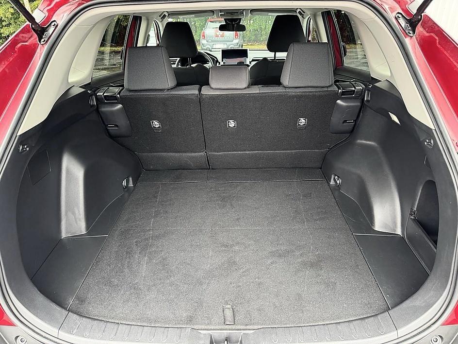 Toyota RAV4 LE FWD (Natl) 2023