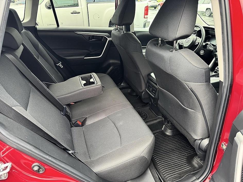 Toyota RAV4 LE FWD (Natl) 2023