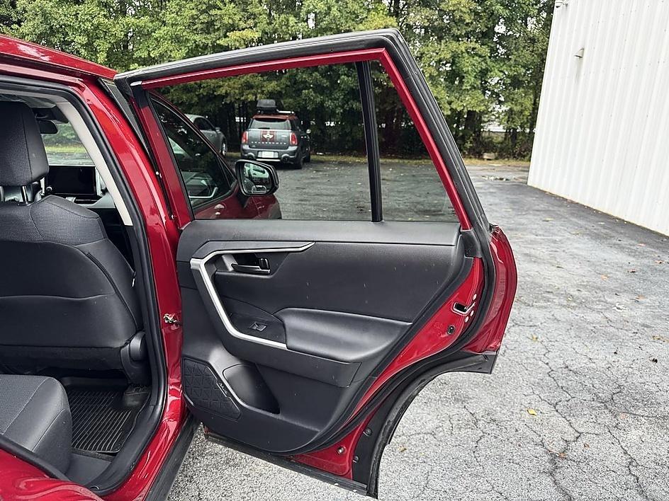 Toyota RAV4 LE FWD (Natl) 2023