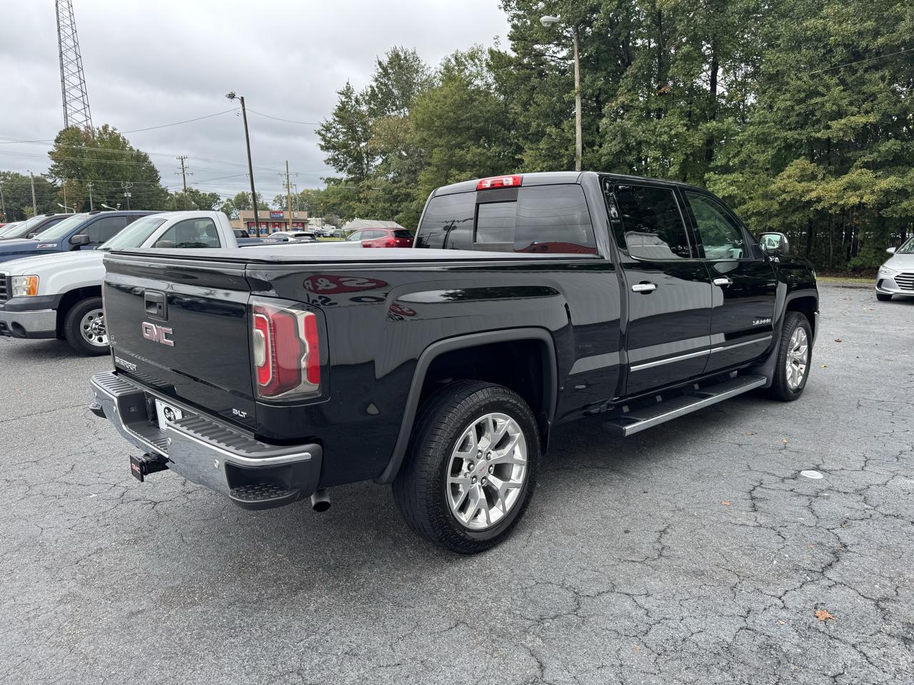 GMC Sierra 1500 4WD Crew Cab 153.0" SLT 2018