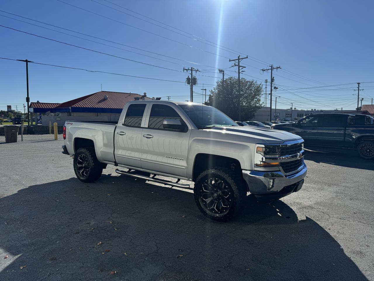 Chevrolet Silverado 1500 4WD Double Cab 143.5" LT w/1LT 2017