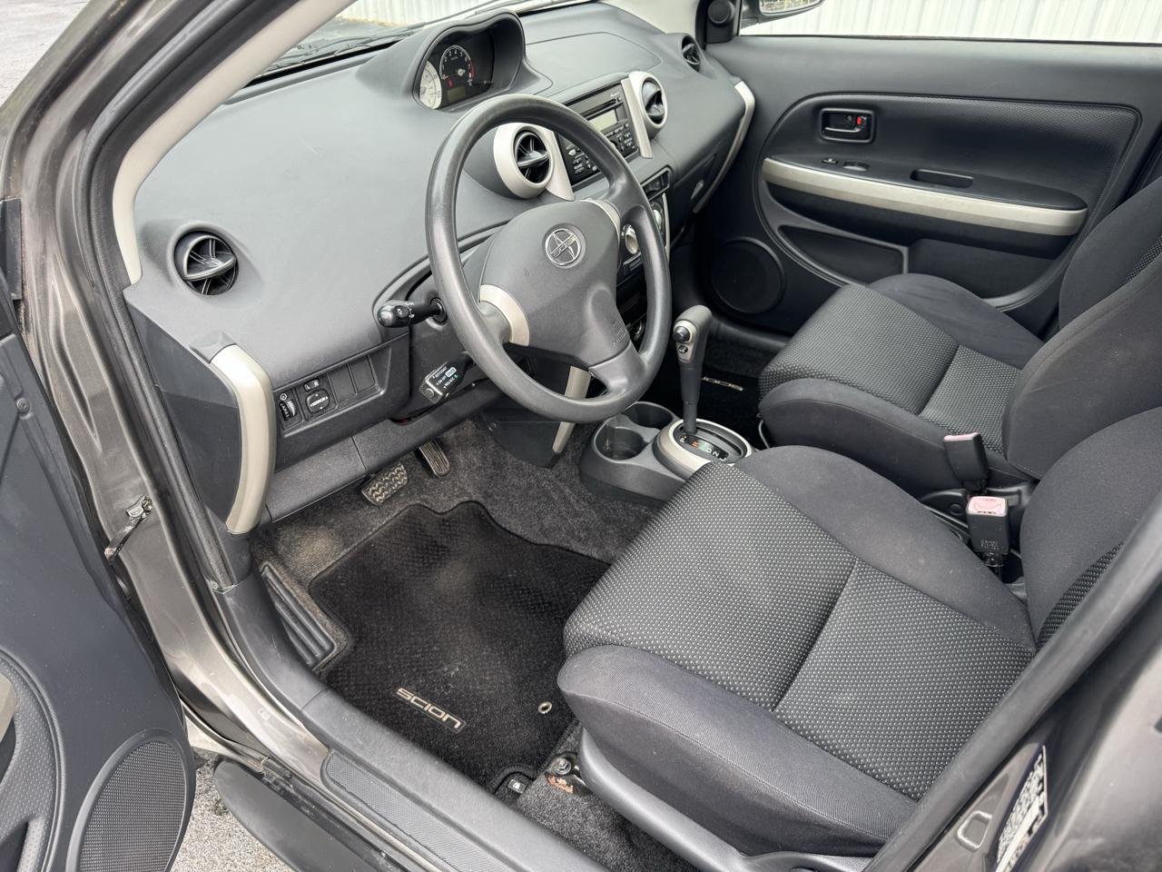 Scion xA 4dr Sdn Manual (Natl) 2005