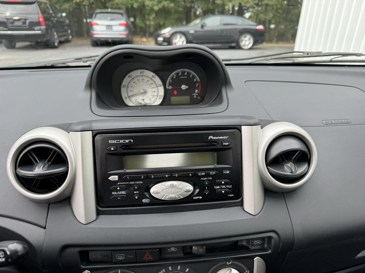 Scion xA 4dr Sdn Manual (Natl) 2005