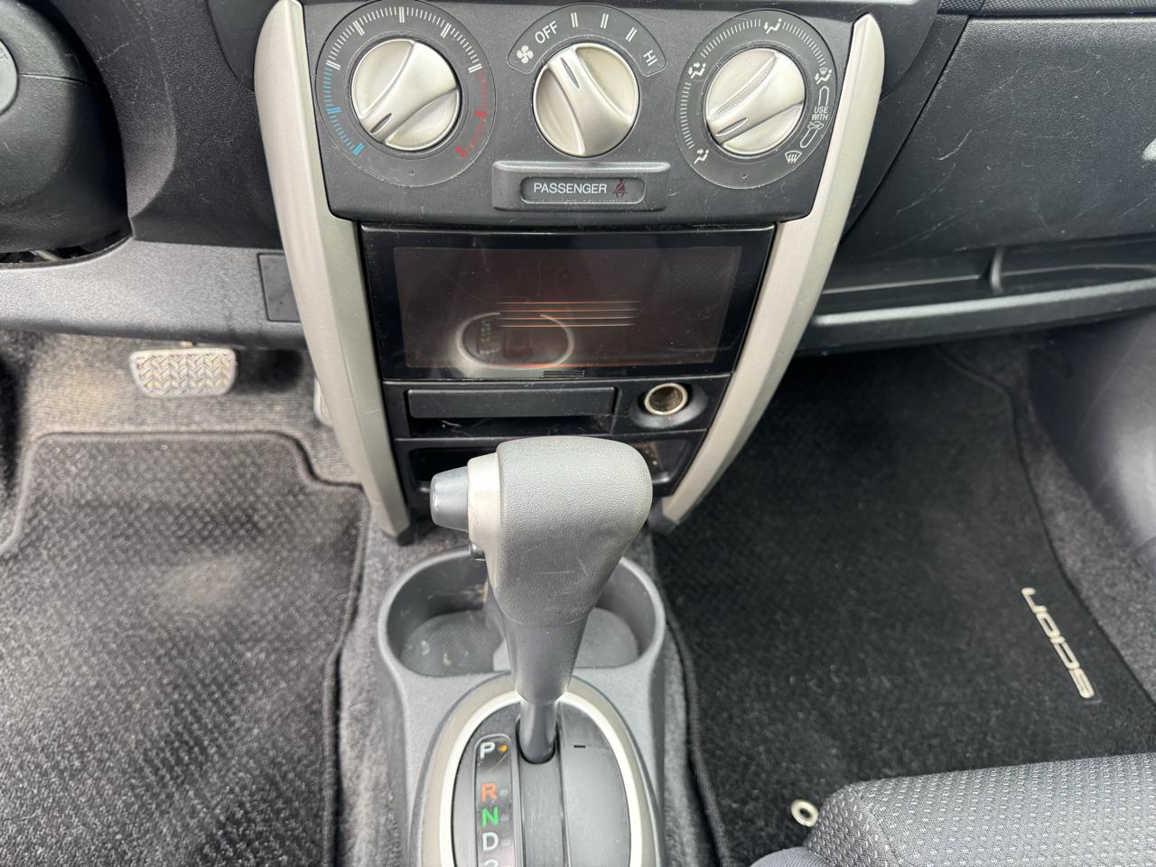 Scion xA 4dr Sdn Manual (Natl) 2005