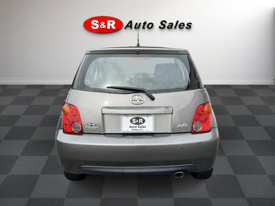Scion xA 4dr Sdn Manual (Natl) 2005