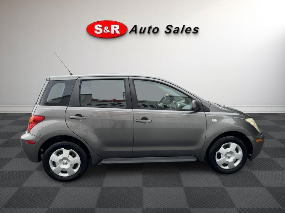 Scion xA 4dr Sdn Manual (Natl) 2005