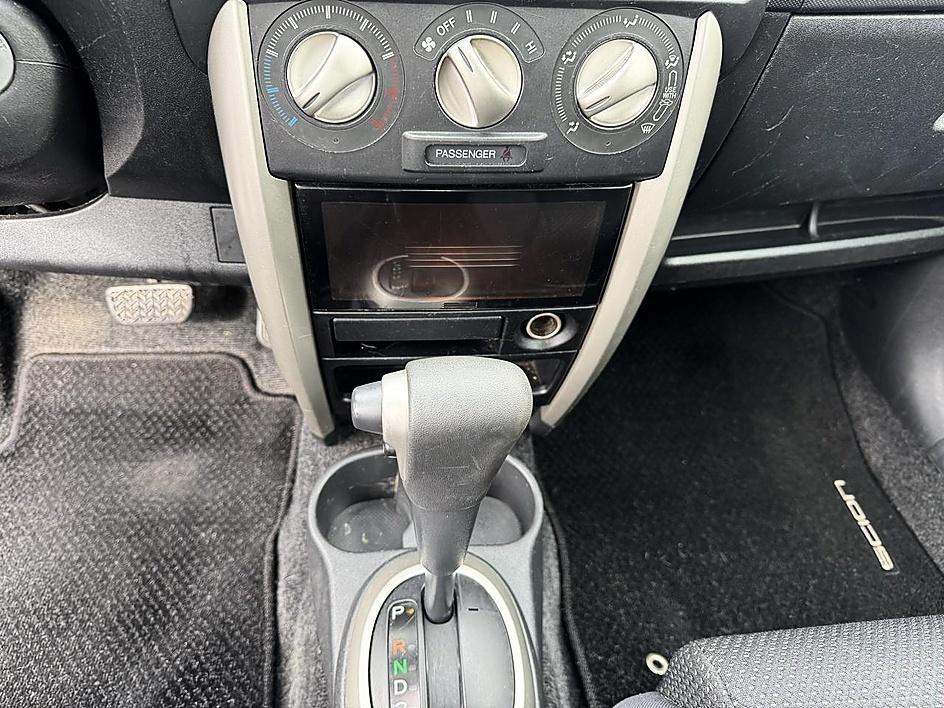 Scion xA 4dr Sdn Manual (Natl) 2005