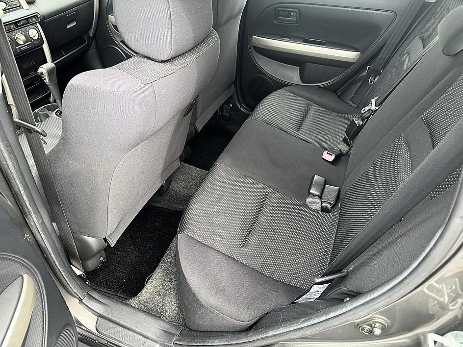 Scion xA 4dr Sdn Manual (Natl) 2005