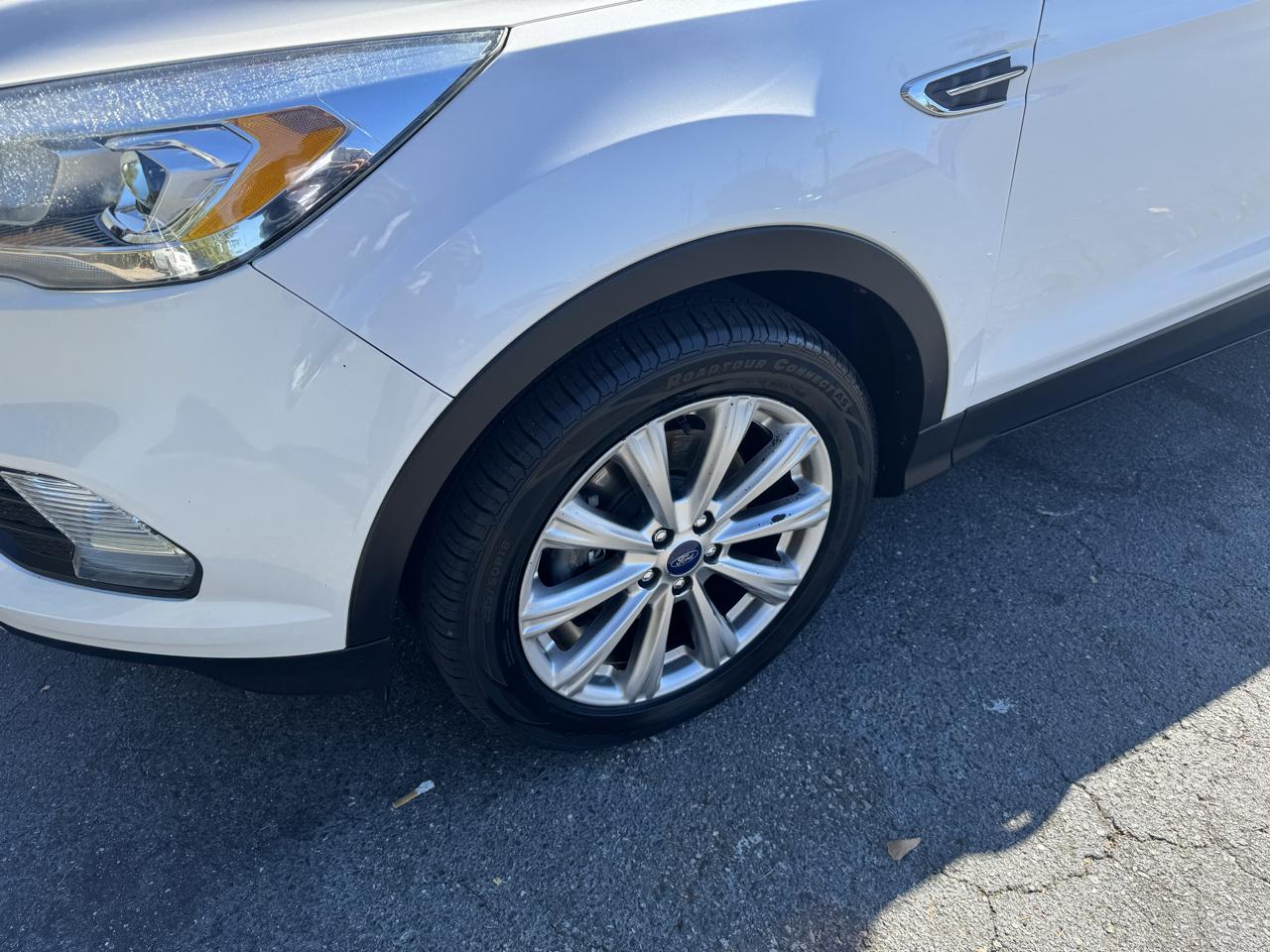 Ford Escape Titanium 4WD 2017