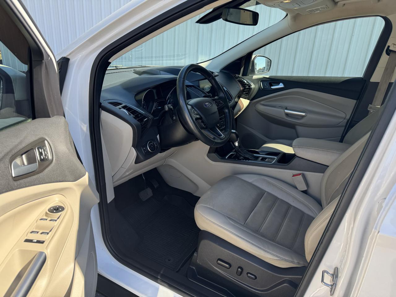 Ford Escape Titanium 4WD 2017