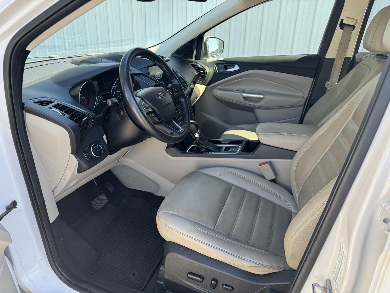 Ford Escape Titanium 4WD 2017