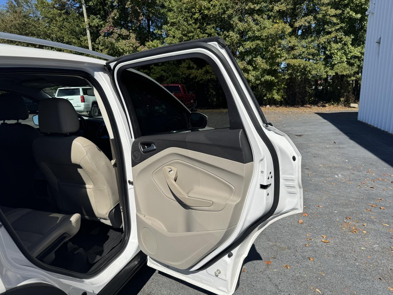 Ford Escape Titanium 4WD 2017