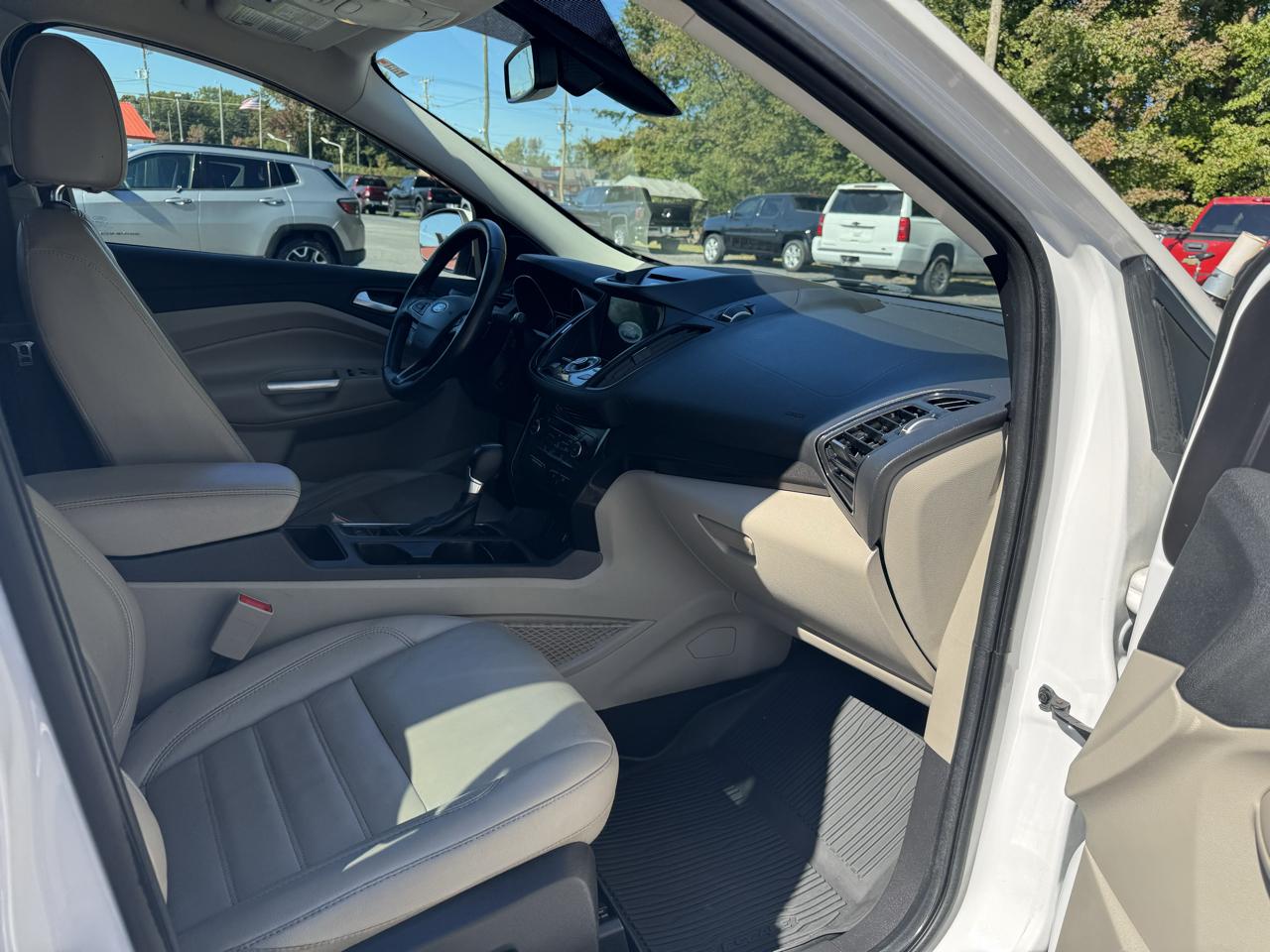 Ford Escape Titanium 4WD 2017