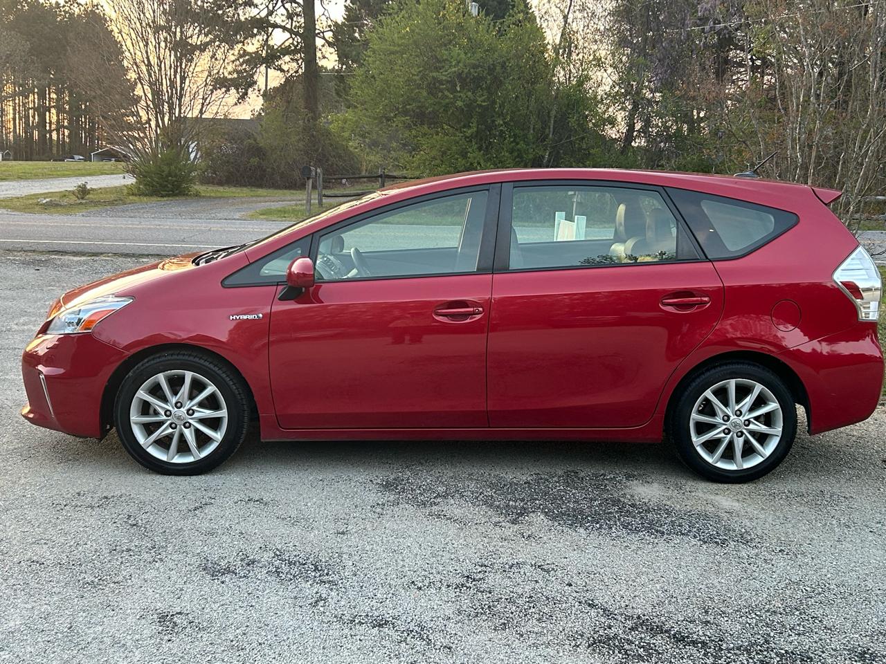 Toyota Prius V Five 2012